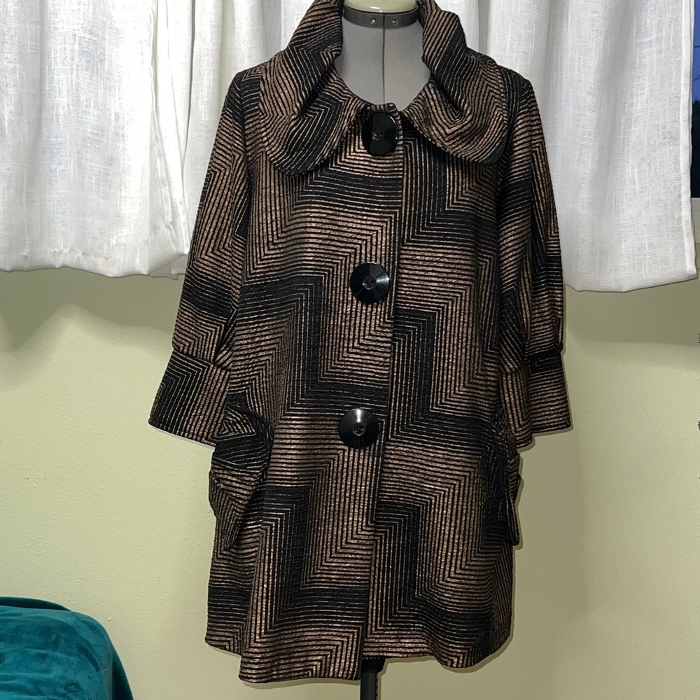 Elegant Black & Gold Swing Overcoat